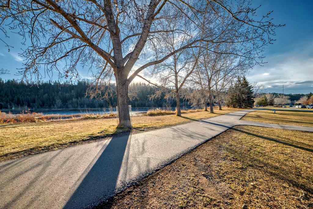 MLS® A2233502 - Unit #201 3412 Parkdale Boulevard NW in Parkdale Calgary, Residential