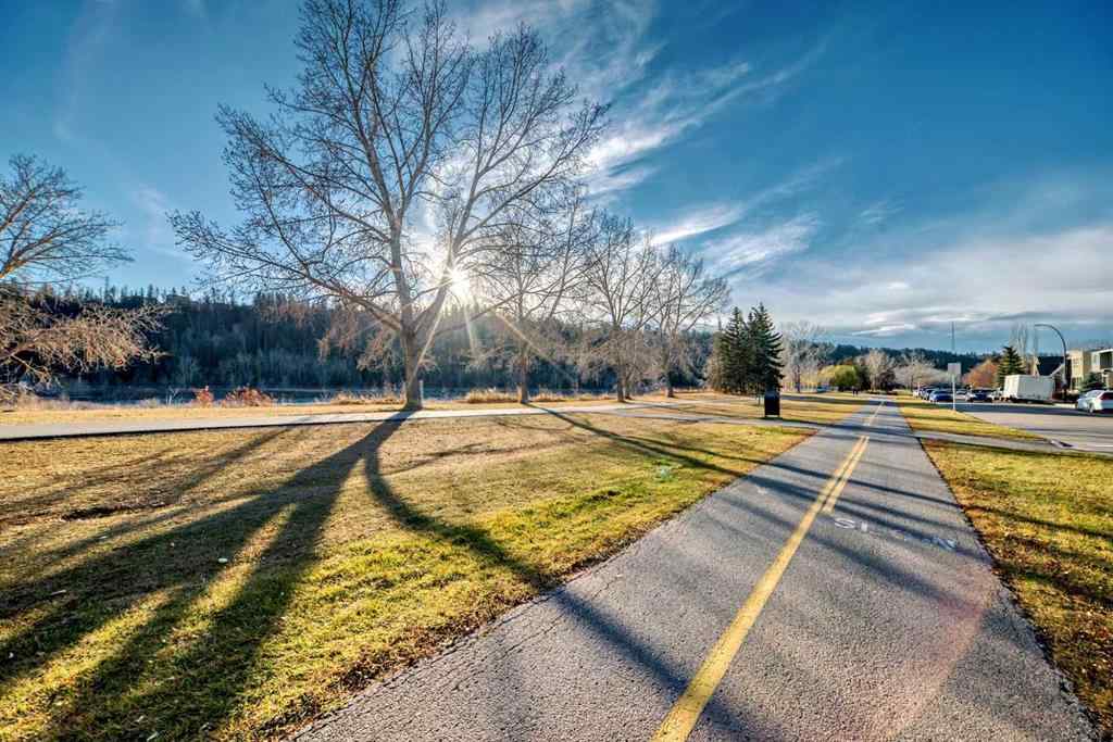 MLS® A2233502 - Unit #201 3412 Parkdale Boulevard NW in Parkdale Calgary, Residential