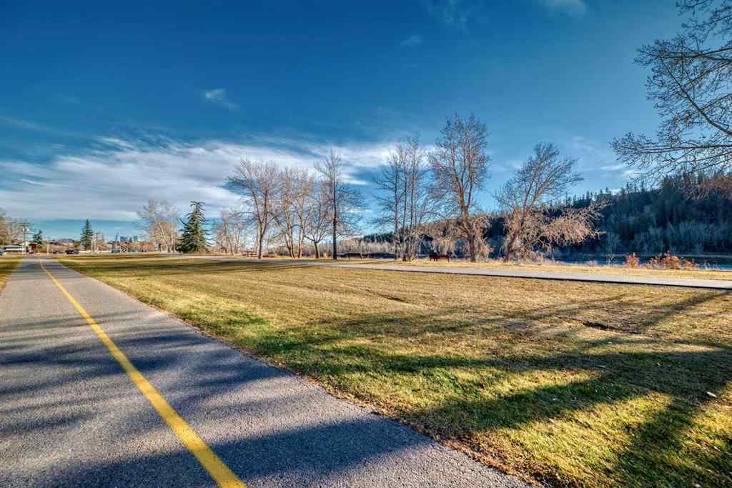 MLS® A2233502 - Unit #201 3412 Parkdale Boulevard NW in Parkdale Calgary, Residential