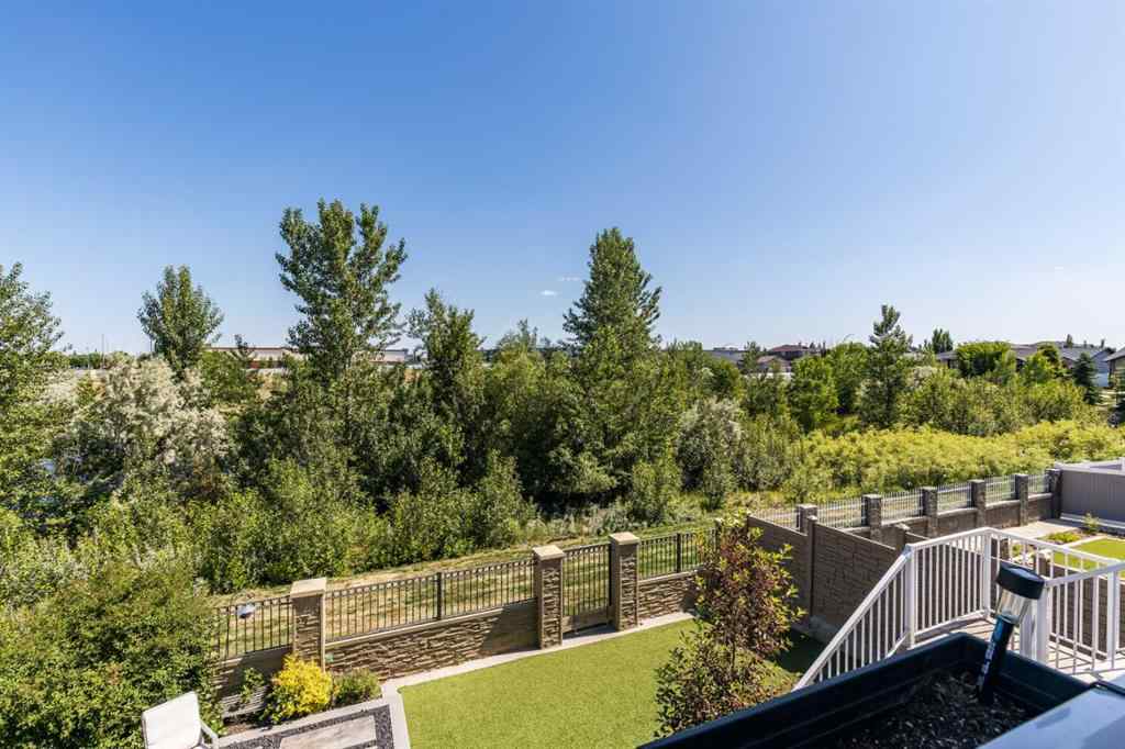 MLS® A2233505 - 376 Somerside Crescent SE in Southland Medicine Hat, Residential