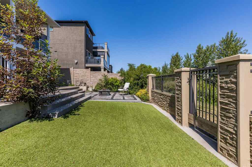 MLS® A2233505 - 376 Somerside Crescent SE in Southland Medicine Hat, Residential