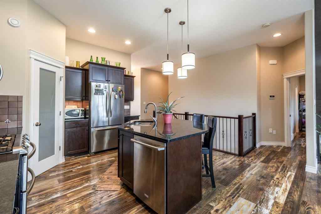 MLS® A2233505 - 376 Somerside Crescent SE in Southland Medicine Hat, Residential