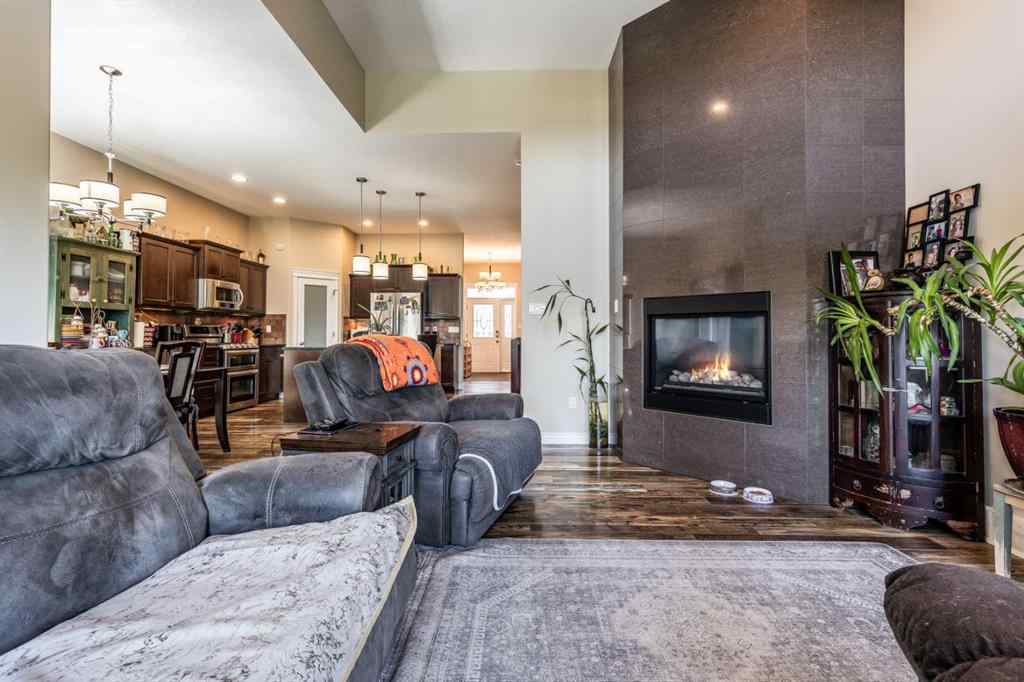 MLS® A2233505 - 376 Somerside Crescent SE in Southland Medicine Hat, Residential