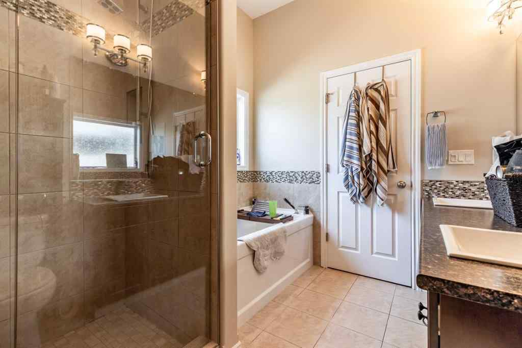 MLS® A2233505 - 376 Somerside Crescent SE in Southland Medicine Hat, Residential