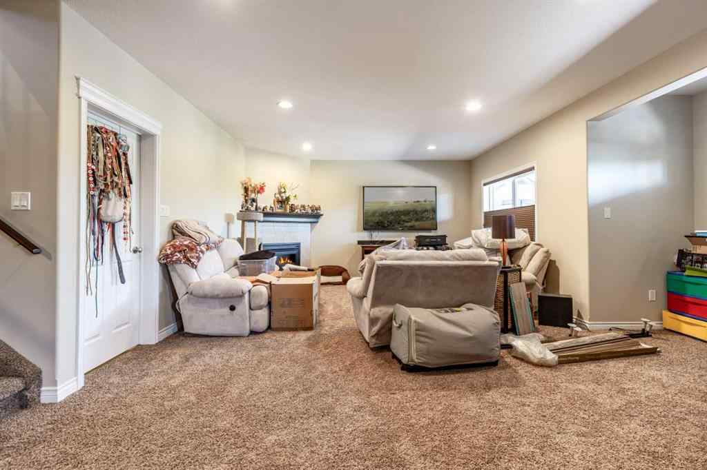 MLS® A2233505 - 376 Somerside Crescent SE in Southland Medicine Hat, Residential