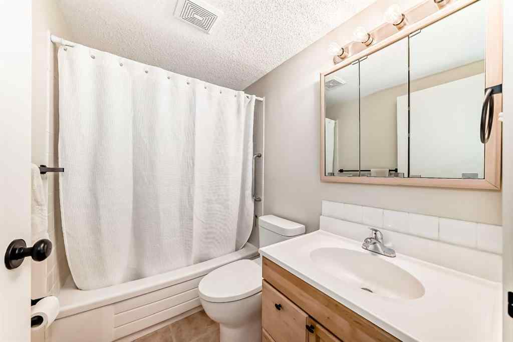 MLS® A2233510 - Unit #213 617 56 Avenue SW in Windsor Park Calgary, Residential