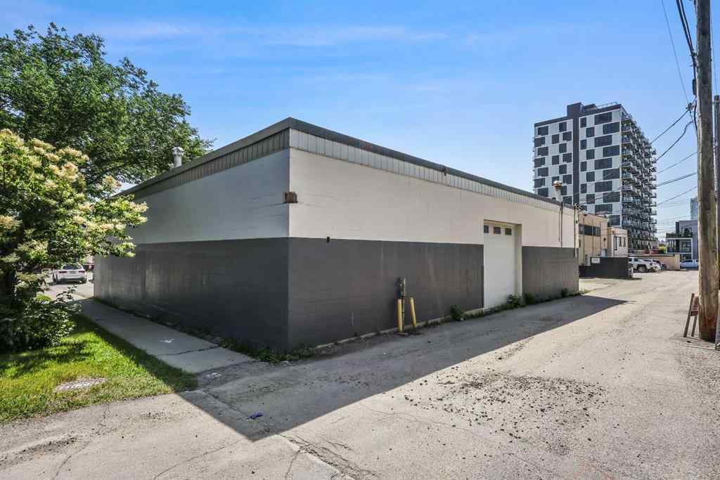 MLS® A2233524 - 201-217 4 Street NE in Crescent Heights Calgary, Commercial