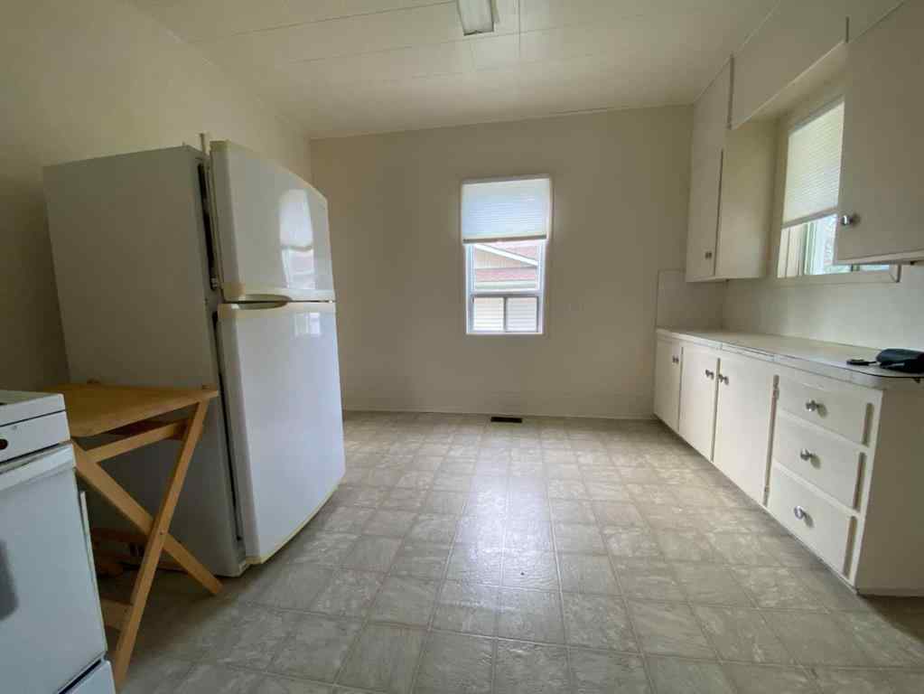 MLS® A2233689 - 20630 25 Avenue  in NONE Bellevue, Residential