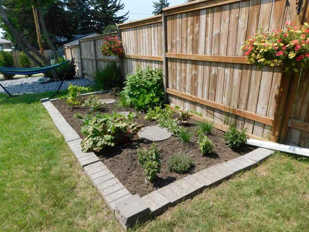 MLS® A2233755 - 315 6 Street W in West End Brooks, Residential
