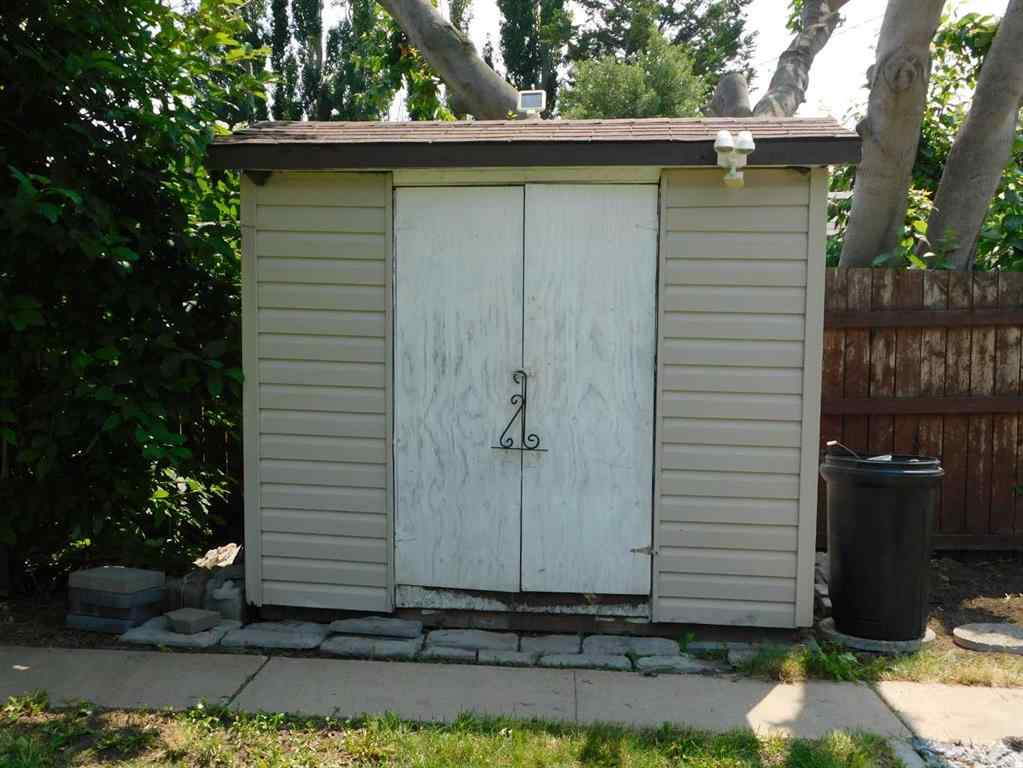 MLS® A2233755 - 315 6 Street W in West End Brooks, Residential