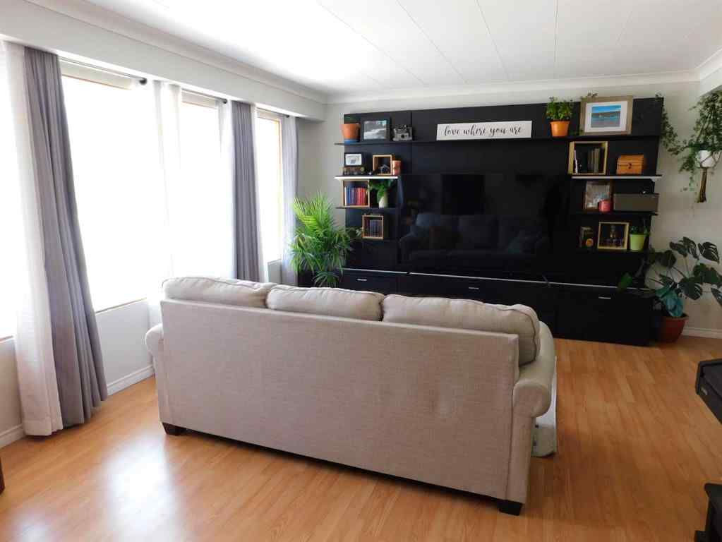 MLS® A2233755 - 315 6 Street W in West End Brooks, Residential