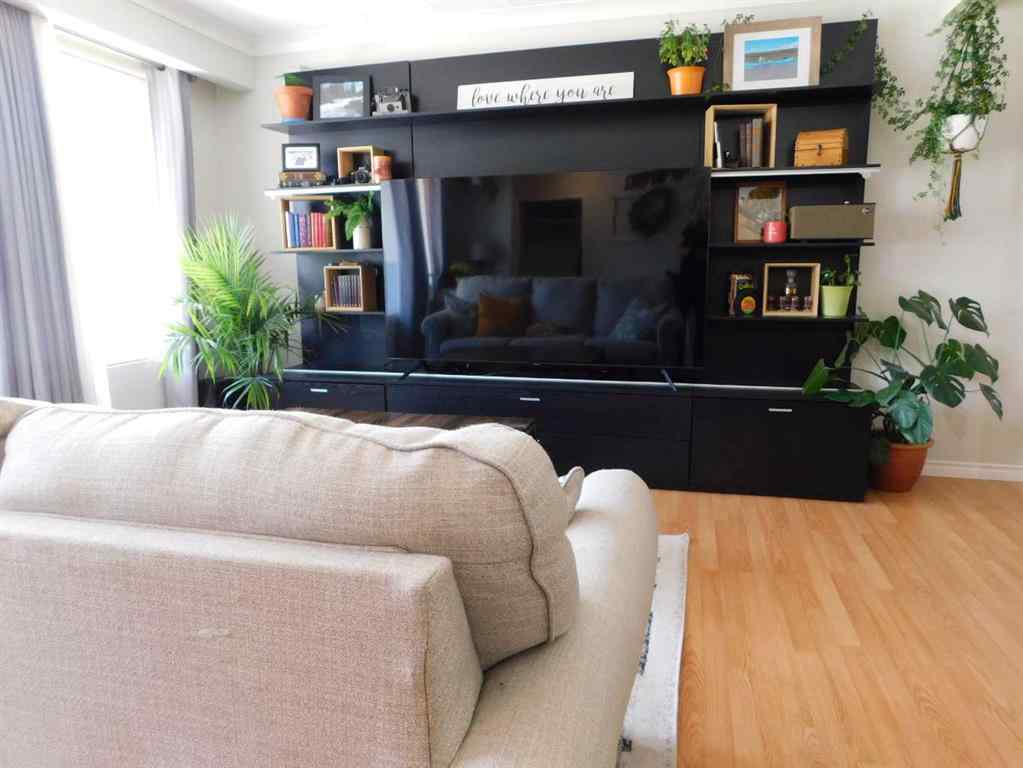 MLS® A2233755 - 315 6 Street W in West End Brooks, Residential