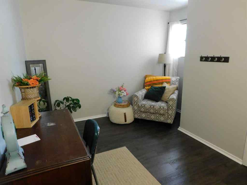MLS® A2233755 - 315 6 Street W in West End Brooks, Residential