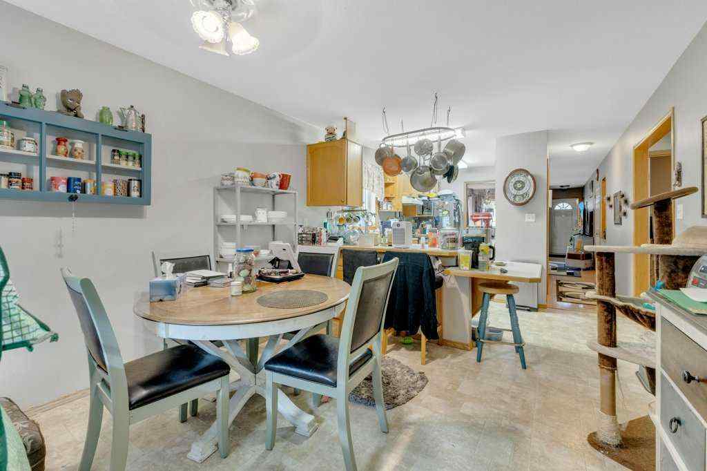 MLS® A2233783 - 4950 53 Avenue  in Napoleon Lake Innisfail, Residential