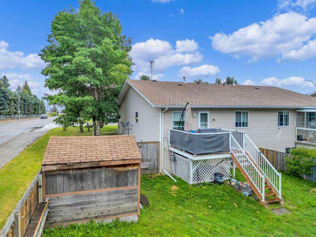 MLS® A2233783 - 4950 53 Avenue  in Napoleon Lake Innisfail, Residential