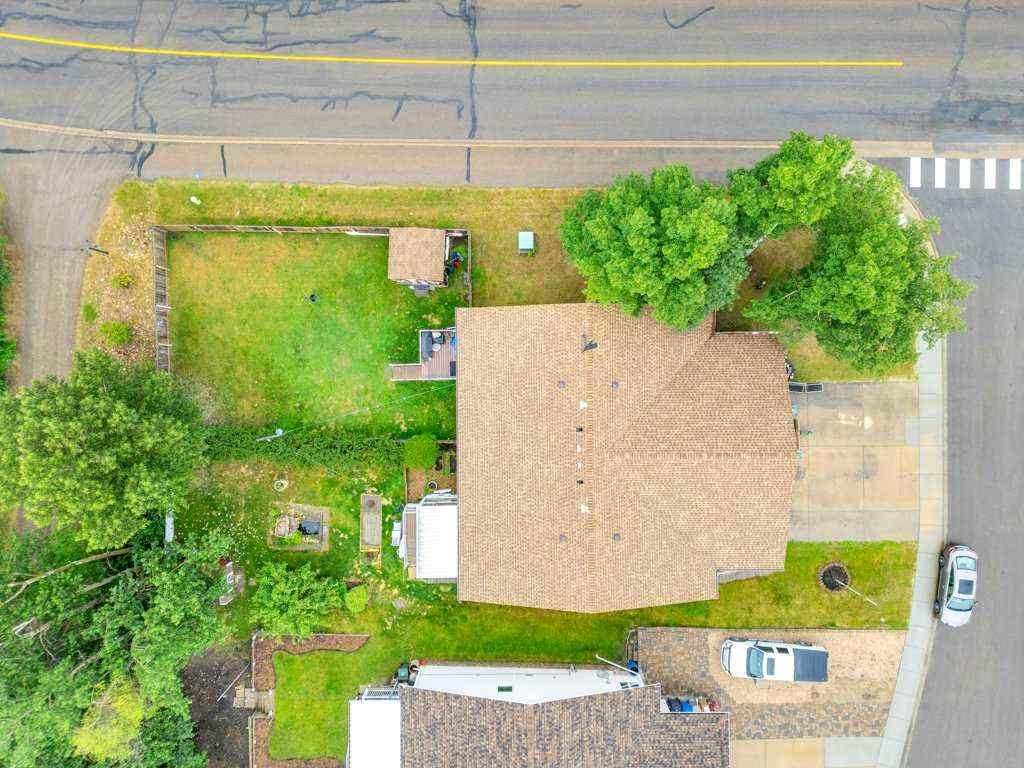 MLS® A2233783 - 4950 53 Avenue  in Napoleon Lake Innisfail, Residential