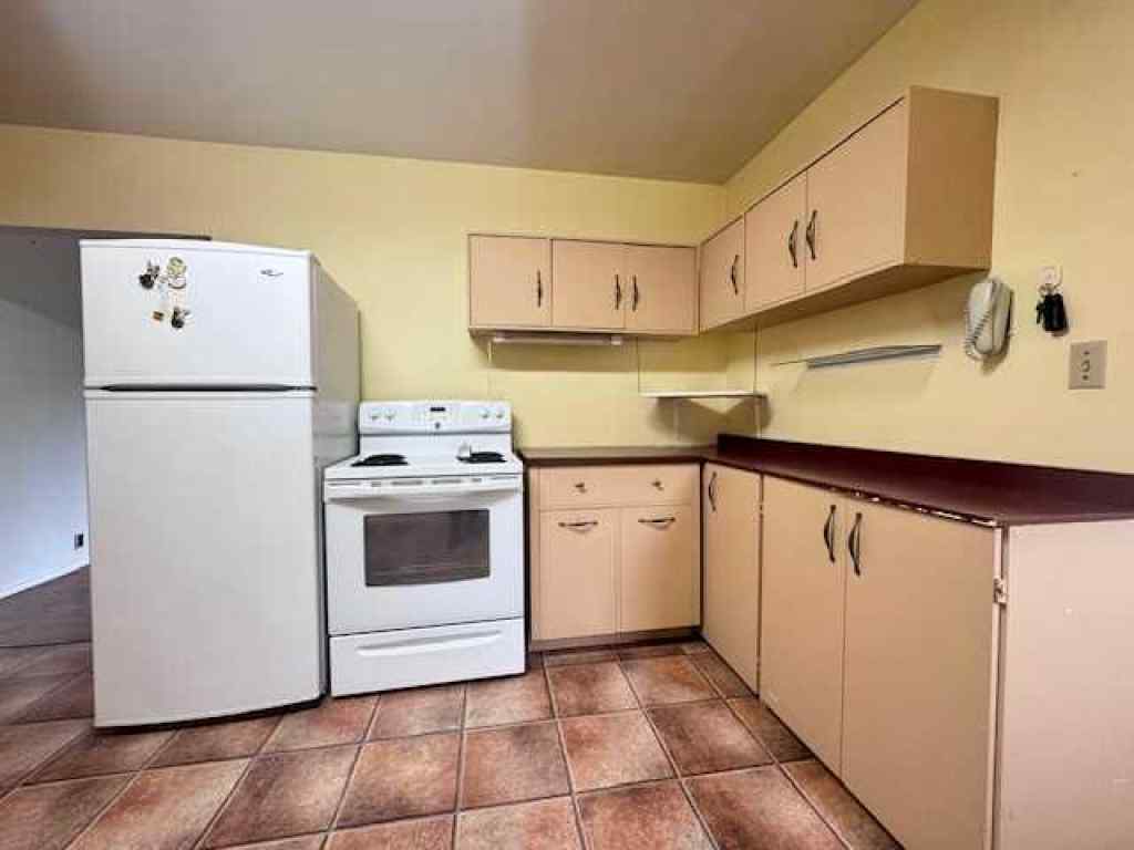 MLS® A2233815 - 212 5th Avenue  in NONE Paradise Hill, Residential
