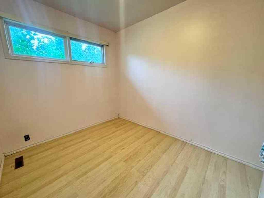 MLS® A2233815 - 212 5th Avenue  in NONE Paradise Hill, Residential