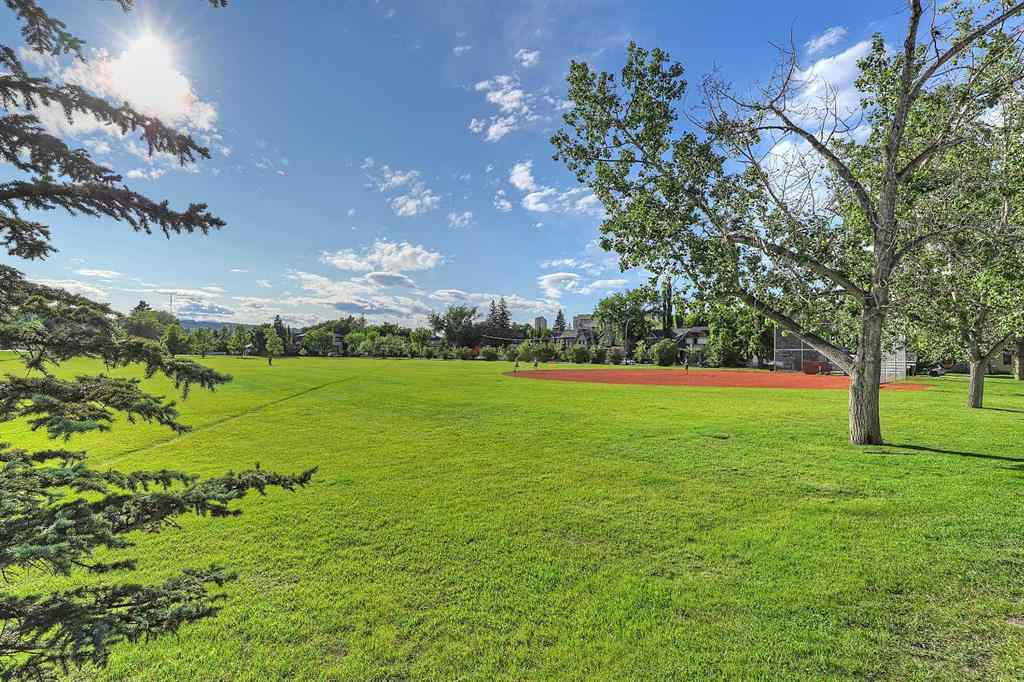 MLS® A2233853 - 1910 Broadview Road NW in West Hillhurst Calgary, Residential