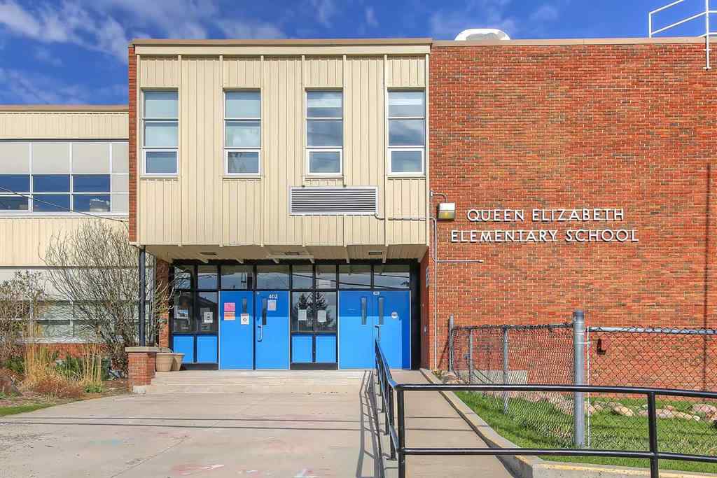 MLS® A2233853 - 1910 Broadview Road NW in West Hillhurst Calgary, Residential