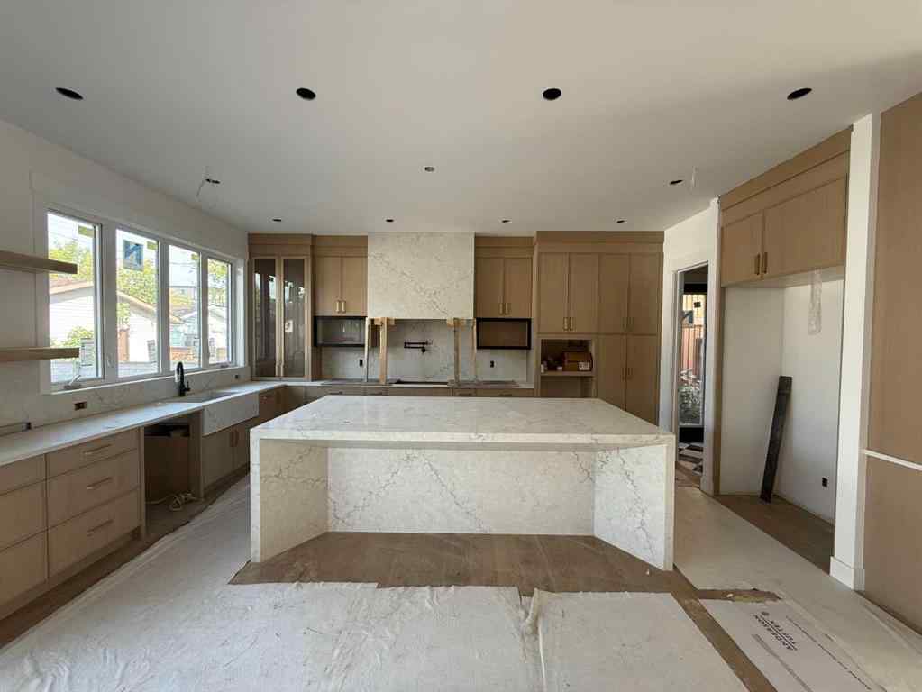 MLS® A2233853 - 1910 Broadview Road NW in West Hillhurst Calgary, Residential