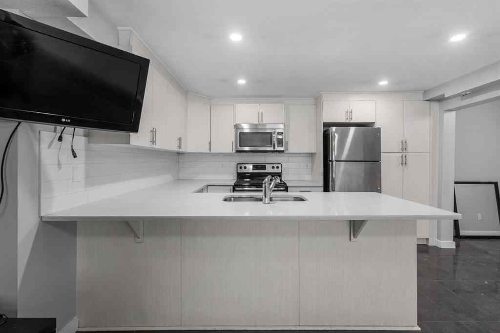 MLS® A2233854 - Unit #5 2815 17 Street SW in South Calgary Calgary, Residential