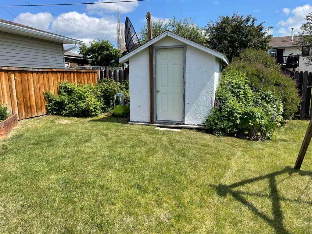 MLS® A2233866 - 10605 107 Street Close  in NONE Fairview, Residential