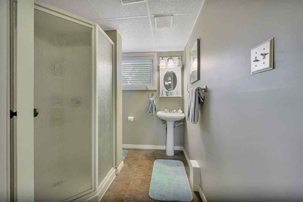 MLS® A2233876 - 285 9 Street SE in NONE Three Hills, Residential
