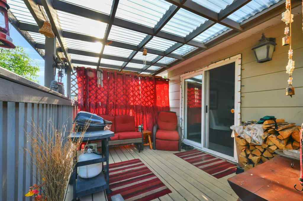 MLS® A2233876 - 285 9 Street SE in NONE Three Hills, Residential