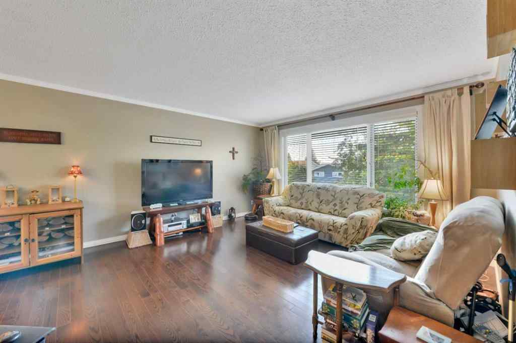 MLS® A2233876 - 285 9 Street SE in NONE Three Hills, Residential