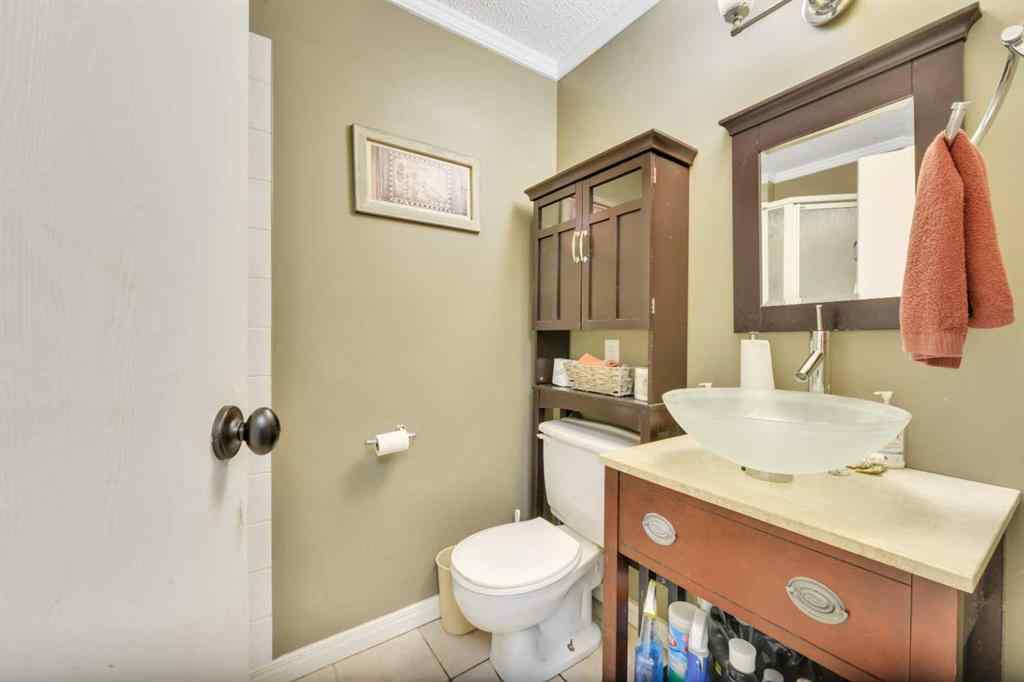 MLS® A2233876 - 285 9 Street SE in NONE Three Hills, Residential