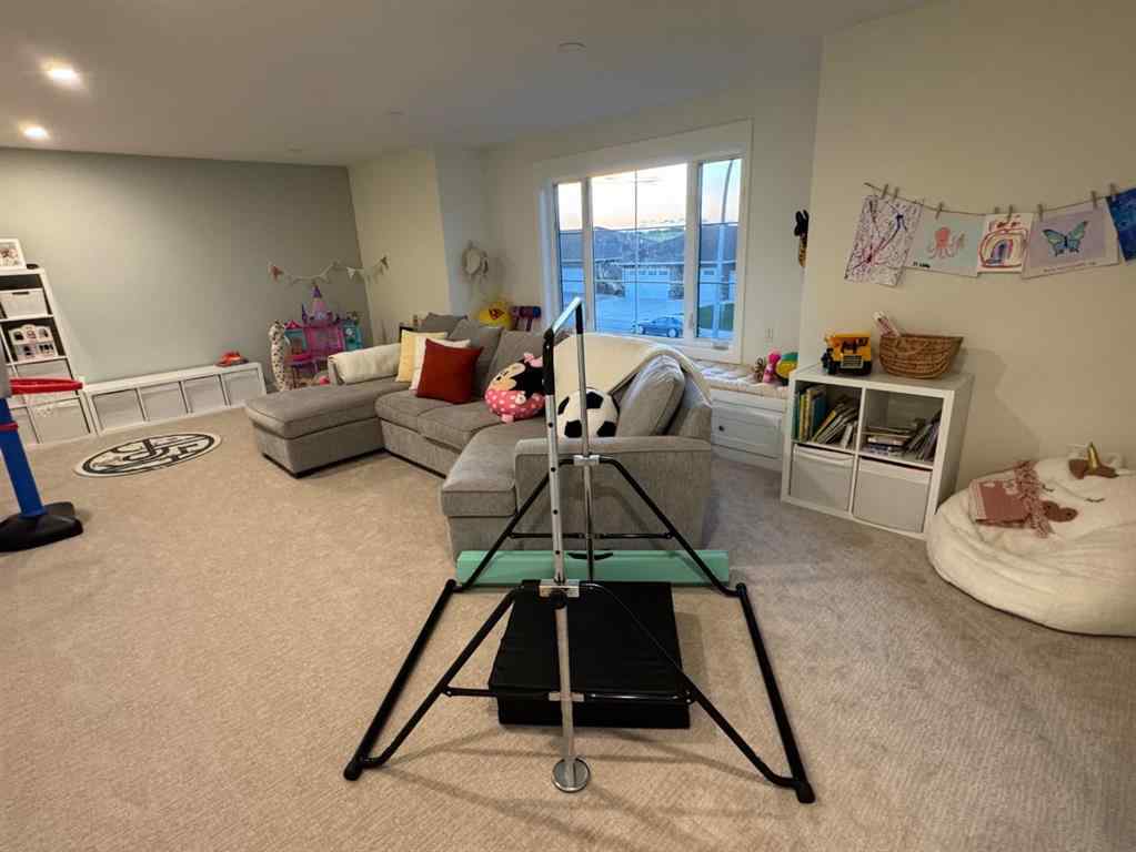 MLS® A2233905 - 902 Fairway Boulevard W in NONE Cardston, Residential