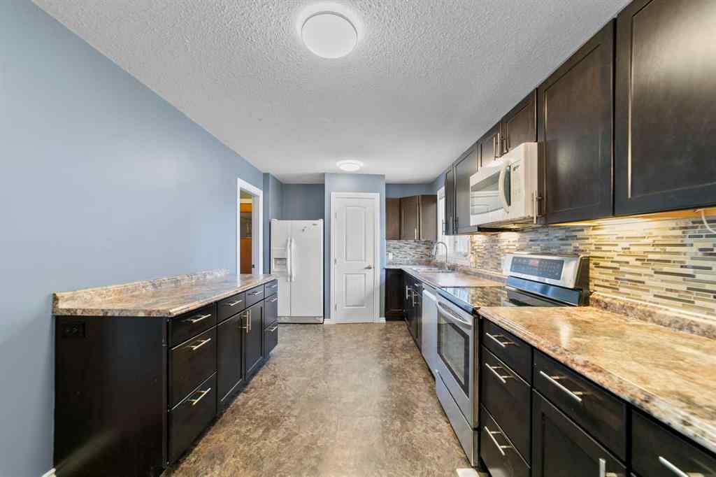 MLS® A2233917 - 5620 50 Avenue  in Killam Killam, Residential