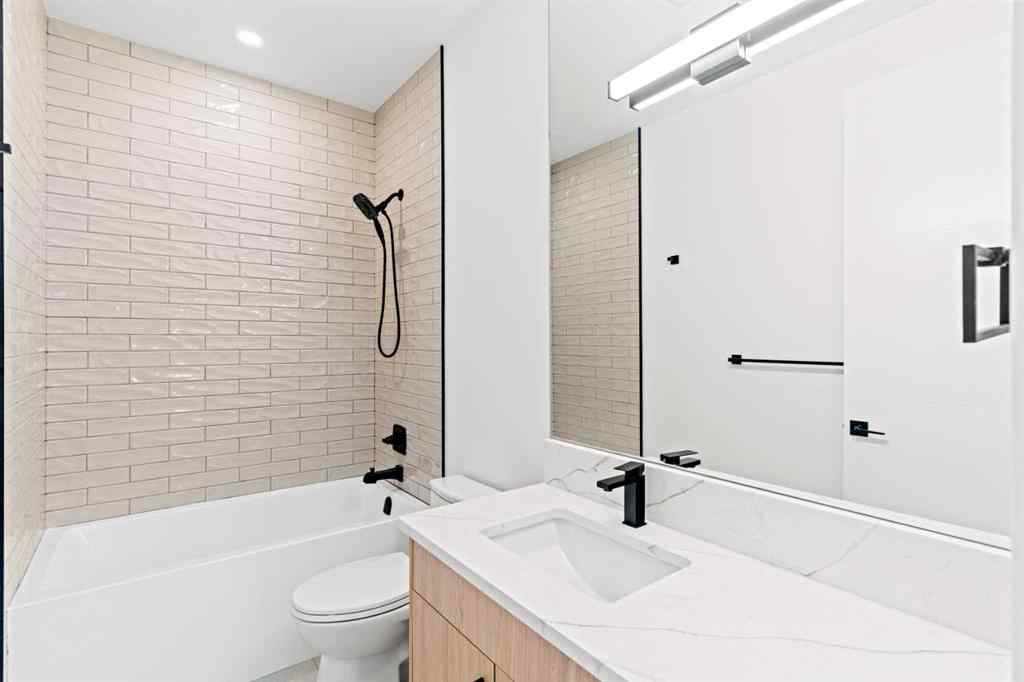 MLS® A2233948 - 2232 1 Avenue NW in West Hillhurst Calgary, Residential