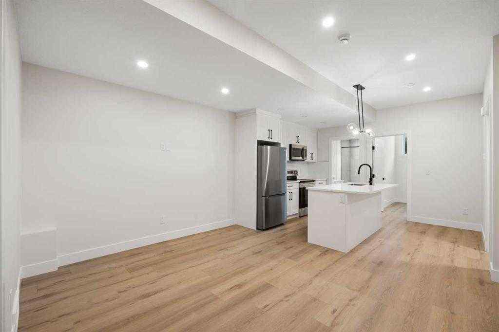 MLS® A2233948 - 2232 1 Avenue NW in West Hillhurst Calgary, Residential