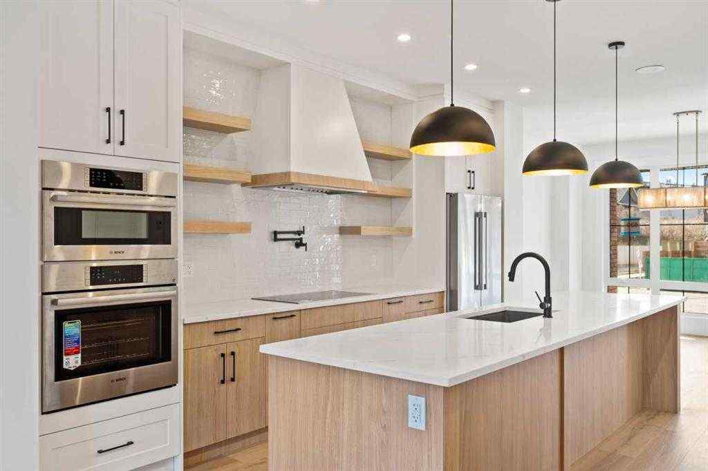 MLS® A2233948 - 2232 1 Avenue NW in West Hillhurst Calgary, Residential