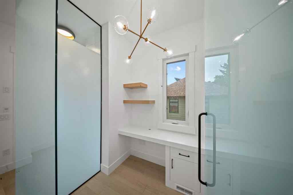 MLS® A2233948 - 2232 1 Avenue NW in West Hillhurst Calgary, Residential