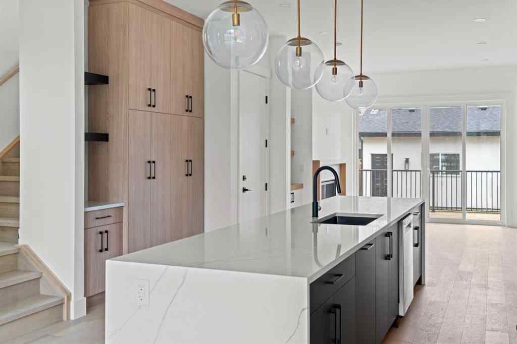 MLS® A2233948 - 2232 1 Avenue NW in West Hillhurst Calgary, Residential