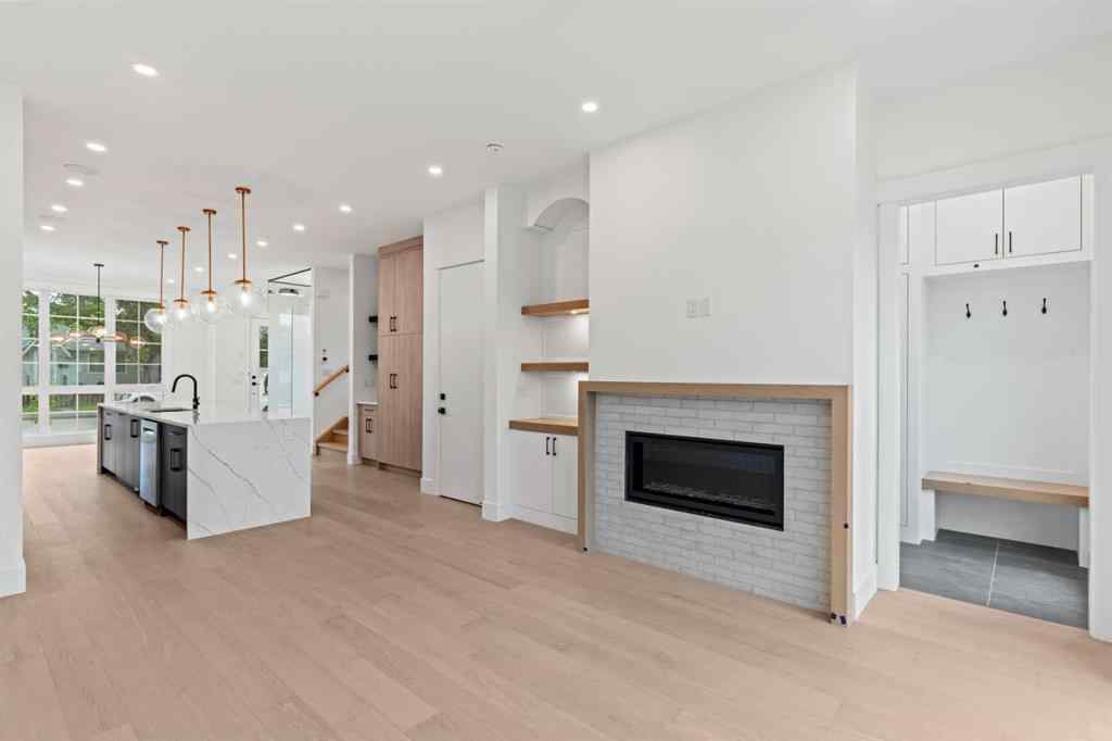 MLS® A2233948 - 2232 1 Avenue NW in West Hillhurst Calgary, Residential