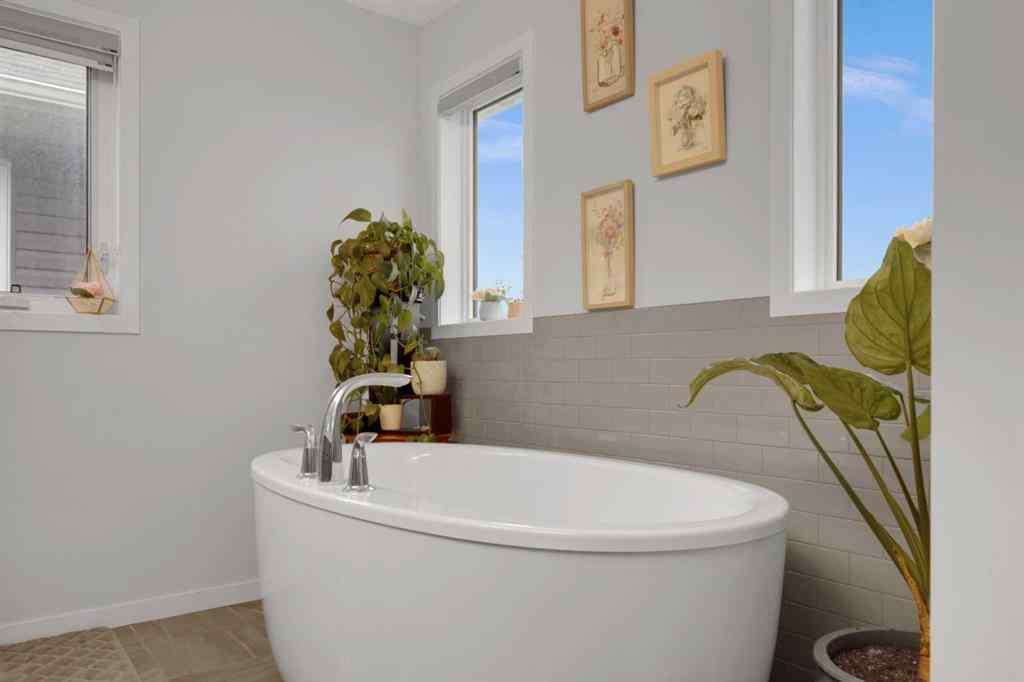MLS® A2233973 - 37 Savanna Grove NE in Saddle Ridge Calgary, Residential
