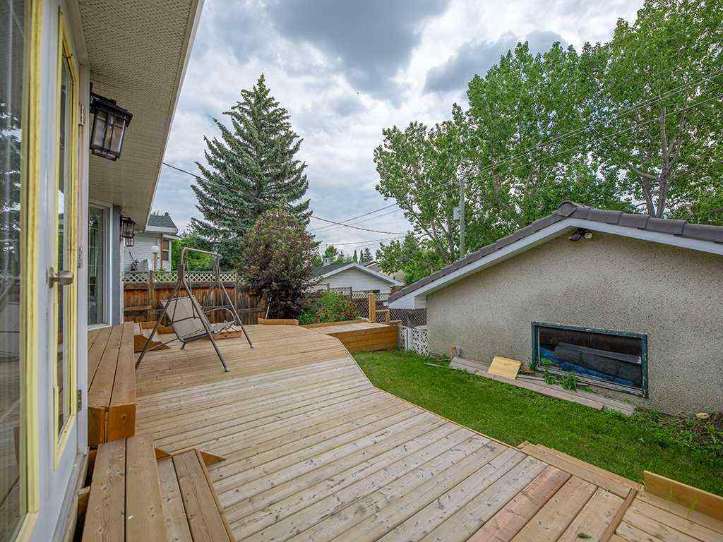 MLS® A2233996 - 477 72 Avenue NE in Huntington Hills Calgary, Residential
