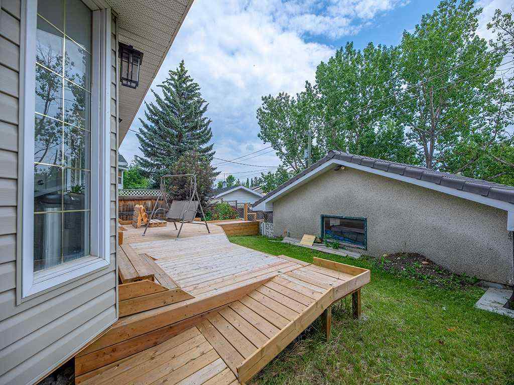 MLS® A2233996 - 477 72 Avenue NE in Huntington Hills Calgary, Residential