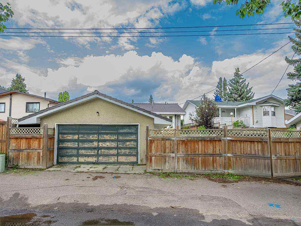 MLS® A2233996 - 477 72 Avenue NE in Huntington Hills Calgary, Residential