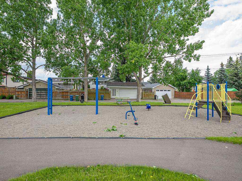 MLS® A2233996 - 477 72 Avenue NE in Huntington Hills Calgary, Residential