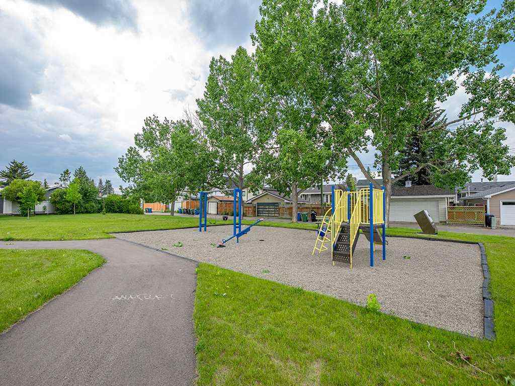 MLS® A2233996 - 477 72 Avenue NE in Huntington Hills Calgary, Residential