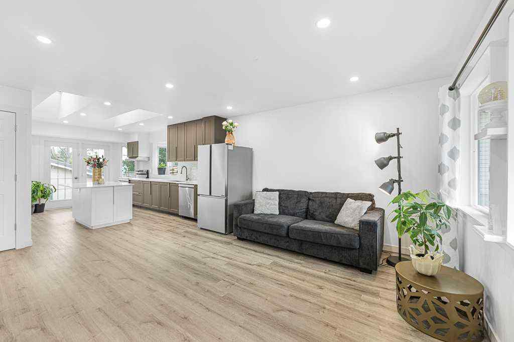 MLS® A2233996 - 477 72 Avenue NE in Huntington Hills Calgary, Residential