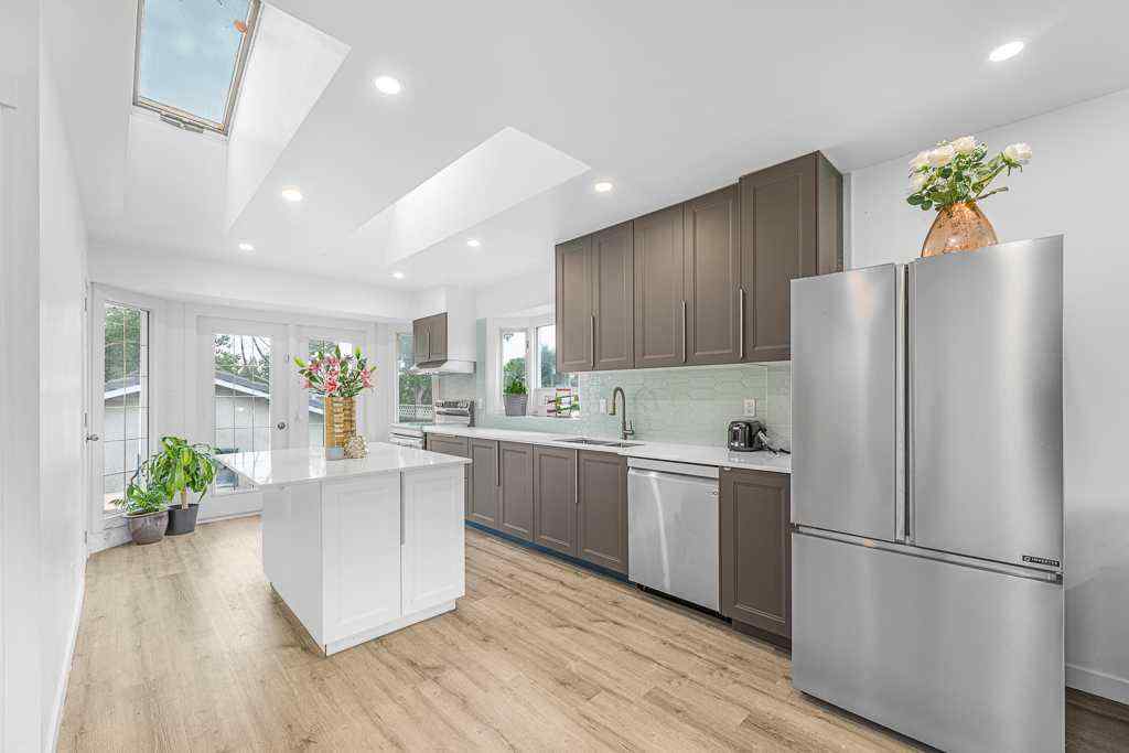 MLS® A2233996 - 477 72 Avenue NE in Huntington Hills Calgary, Residential