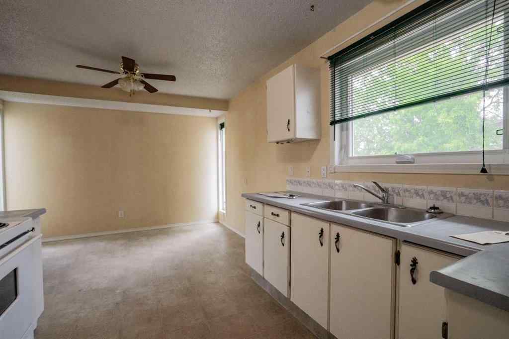 MLS® A2234002 - 8325 101 Avenue  in Saddleback Ridge Peace River, Residential
