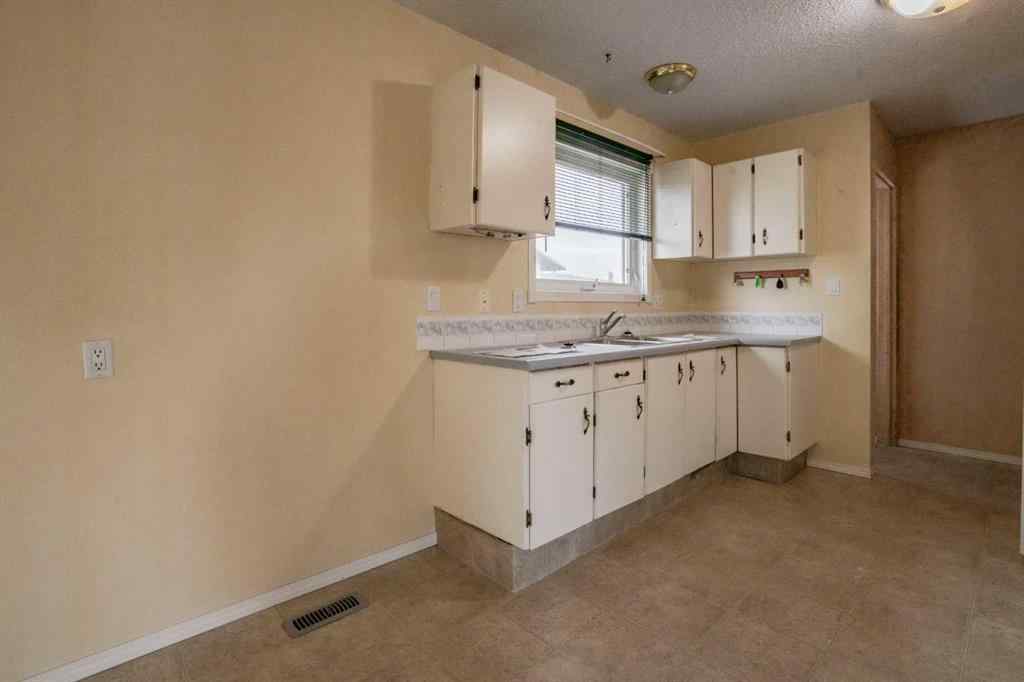 MLS® A2234002 - 8325 101 Avenue  in Saddleback Ridge Peace River, Residential