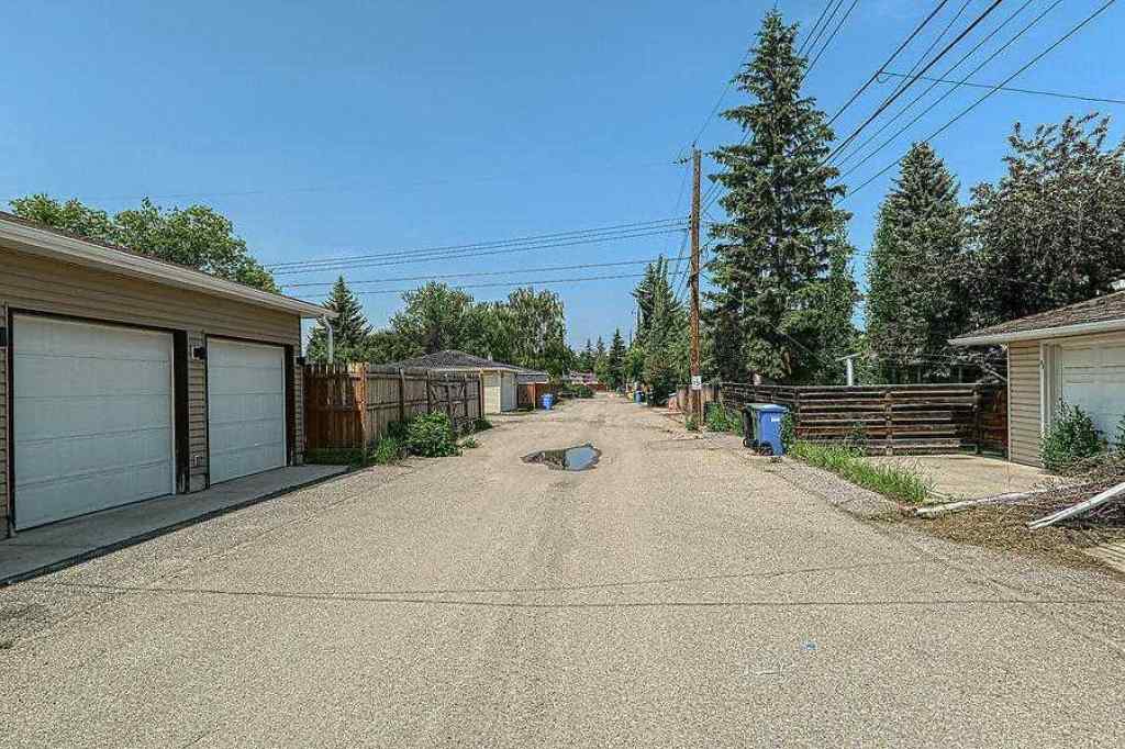 MLS® A2234016 - 51 Hollyburn Road SW in Haysboro Calgary, Residential